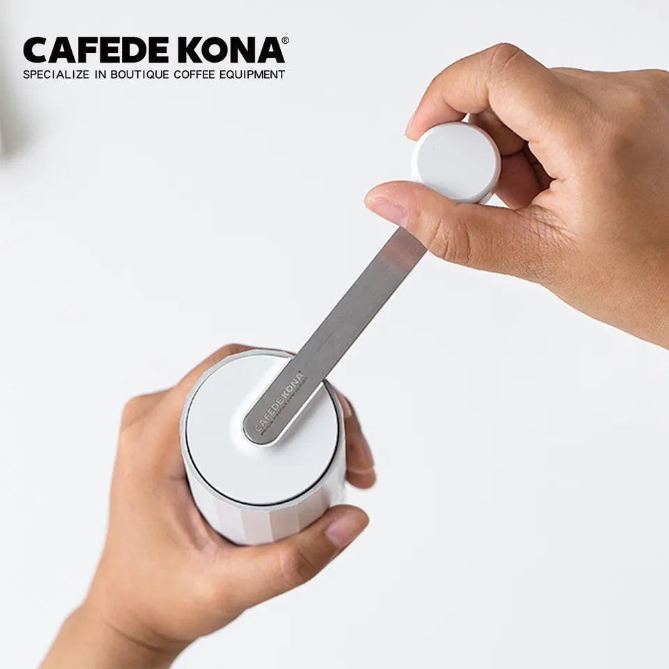 CAFEDE KONA เครื่องบดกาแฟมือหมุนสีเงิน Manual Stainless Steel  Coffee Grinder Silver Color